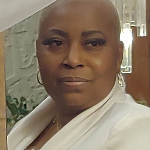 Meet your Posher, Lori - Picture 1 of 1